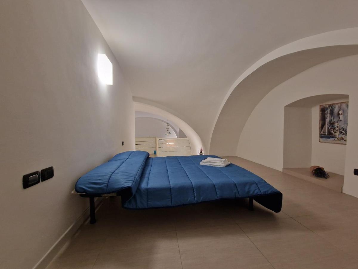 Polignano A Mare: Sulla Piazza Di Domenico Modugno Villa Bagian luar foto