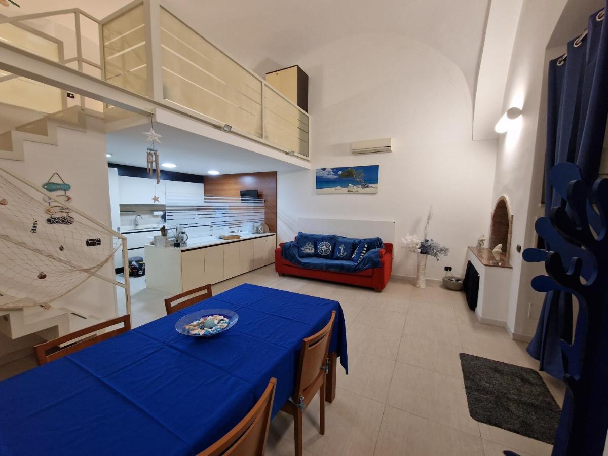 Polignano A Mare: Sulla Piazza Di Domenico Modugno Villa Bagian luar foto
